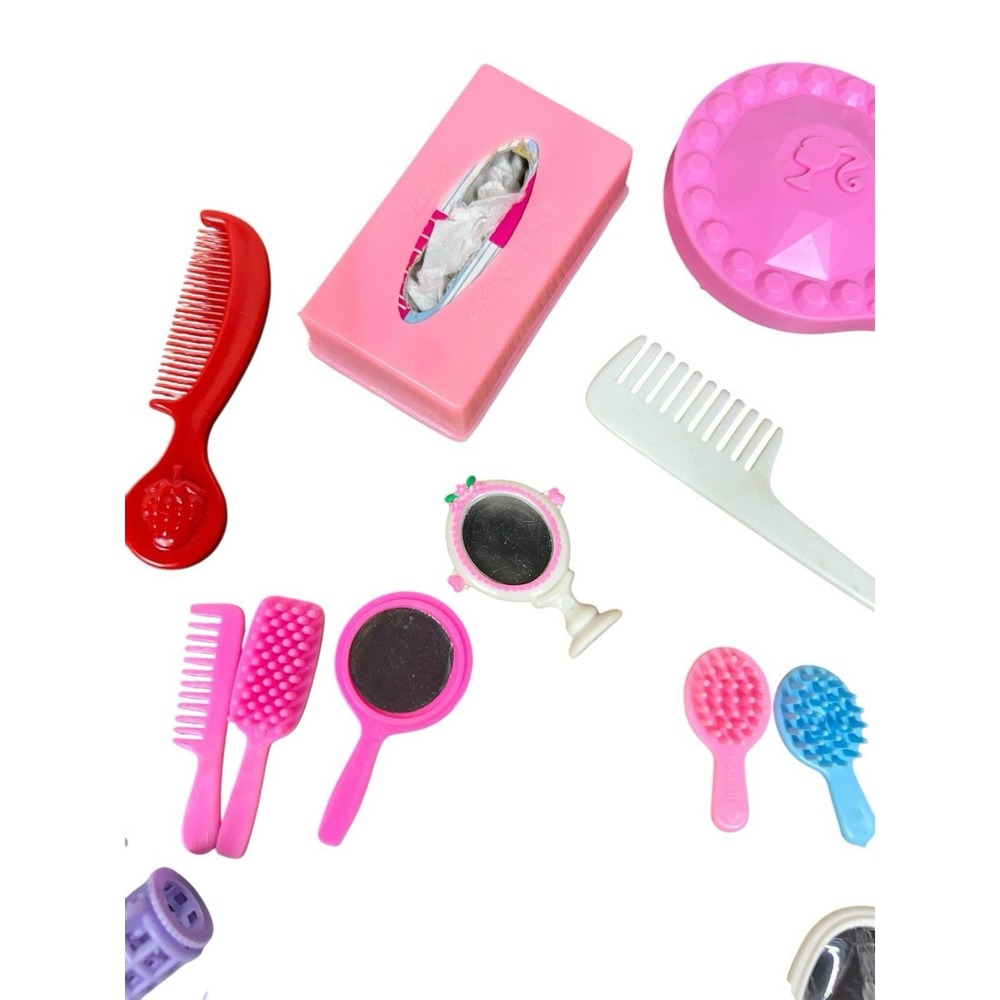 Mixed Doll Accessories‎ Lot Barbie MLP She-Ra Strawberry Shortcake Combs Brushes - Picture 6 of 7
